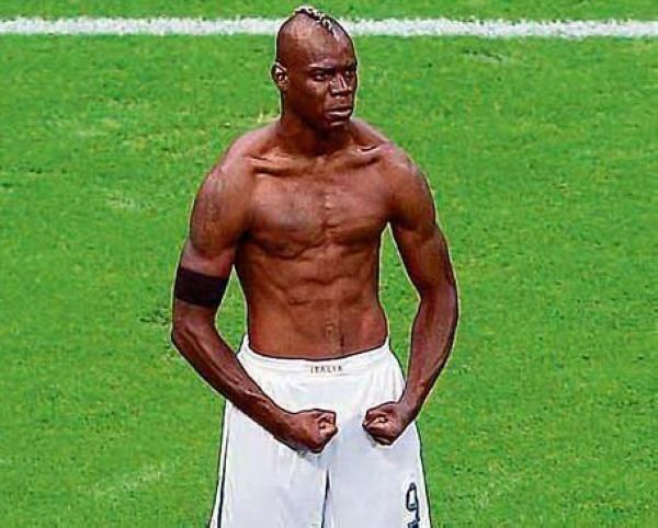  国际米兰旧将反戈一击，桑切斯世界波破僵局  