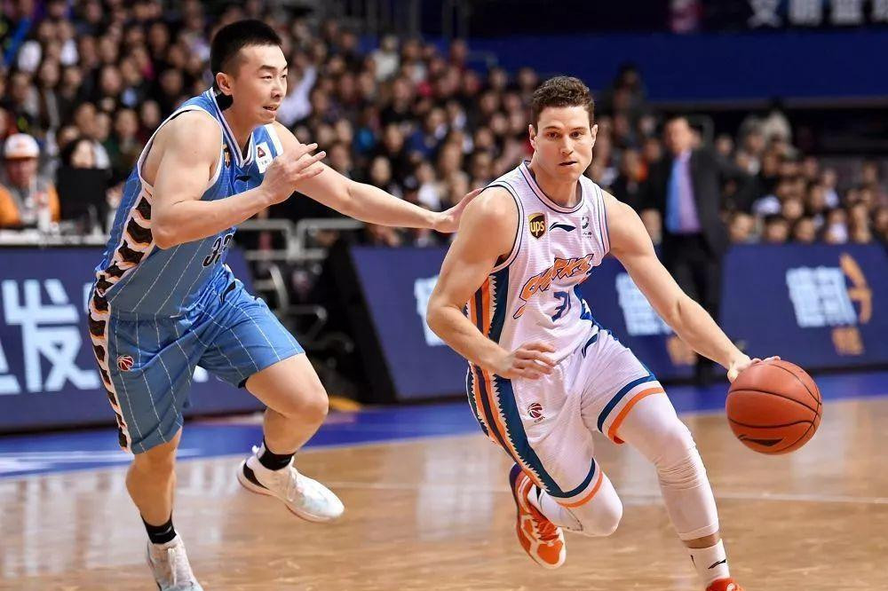  勇士主场击败凯尔特人登顶联盟  